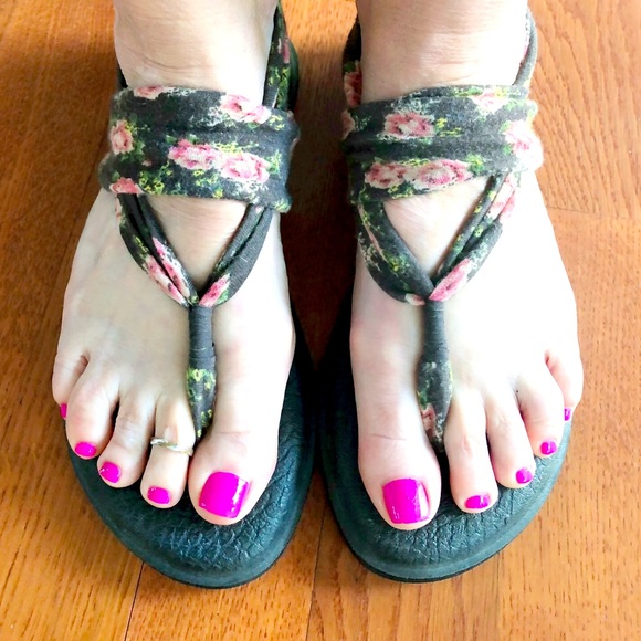 Floral sandals - Picture 2 of 7
